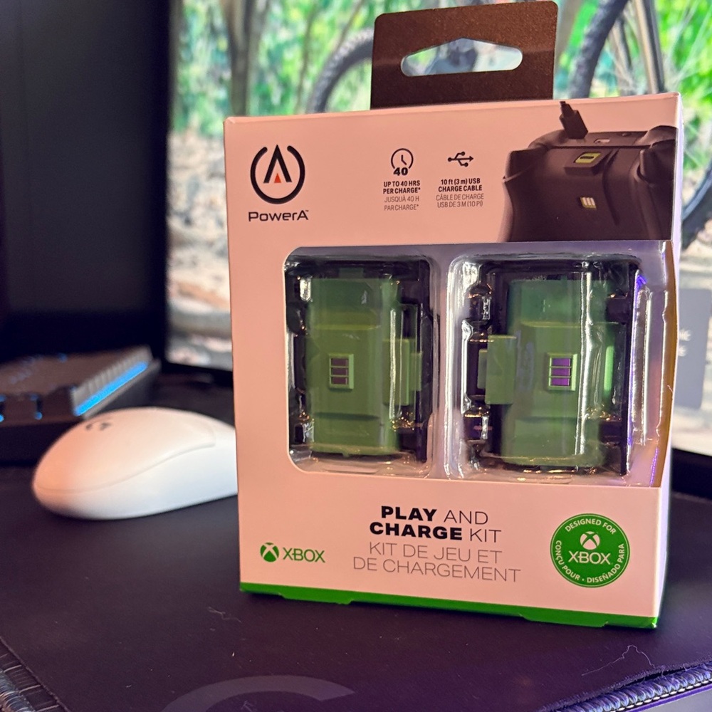 PowerA Xbox Green Play and Charge Kit